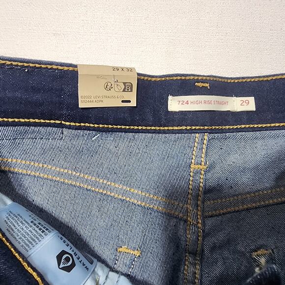 Levi's 724 high rise slim straight jeans size 29''x32'' women's - Picture 4 of 7